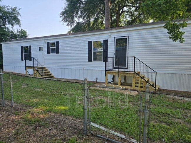 Primary Photo - 108 Gawain Dr
