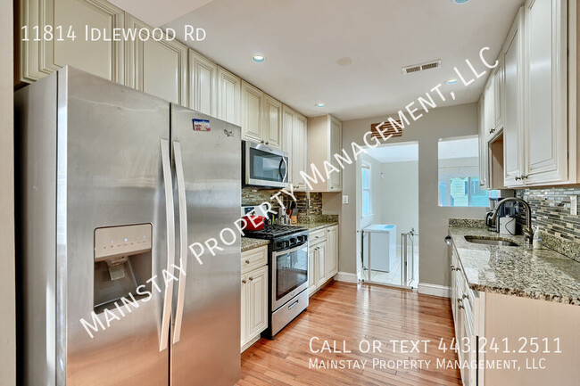 Building Photo - Updated 5 Bed 3 Bath Home In Silver Spring