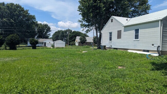 Building Photo - Updated acreage  3 bedroom, 1 bath in Waterloo