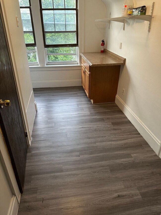 Building Photo - 3341 Desota