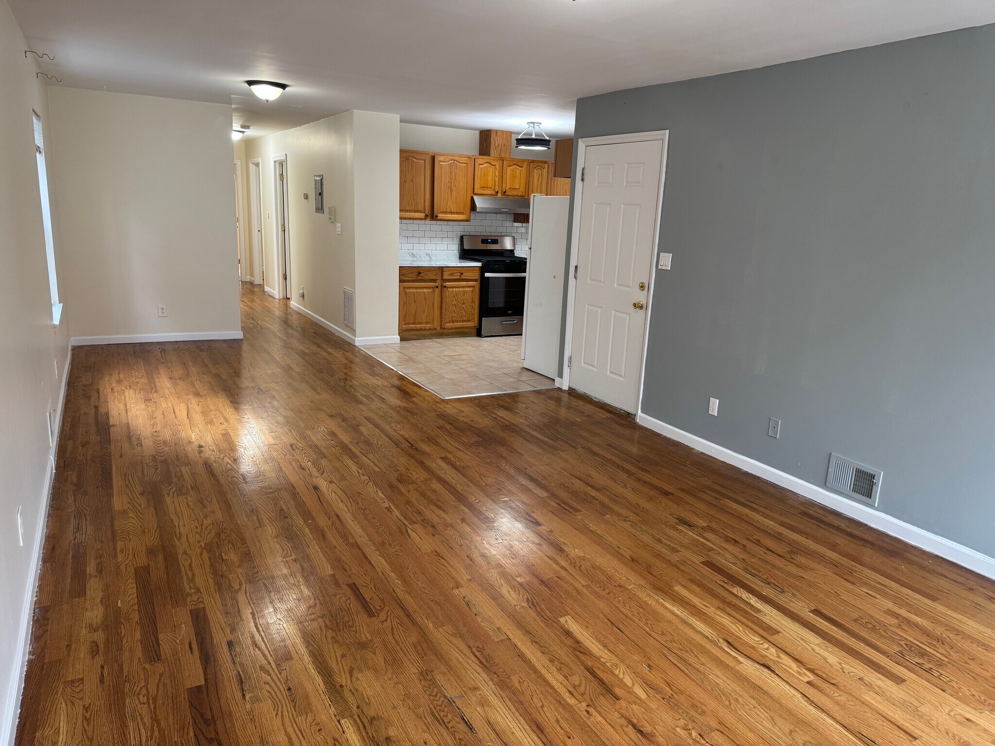 Building Photo - 31 Emory St