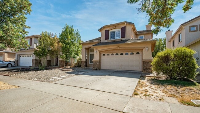 Building Photo - Rolling Hills Beauty! 4 Bedroom 3 Bath