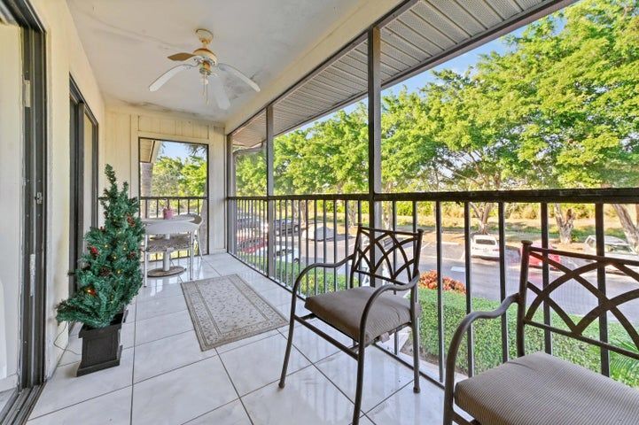 Building Photo - 15500 Lakes of Delray Blvd