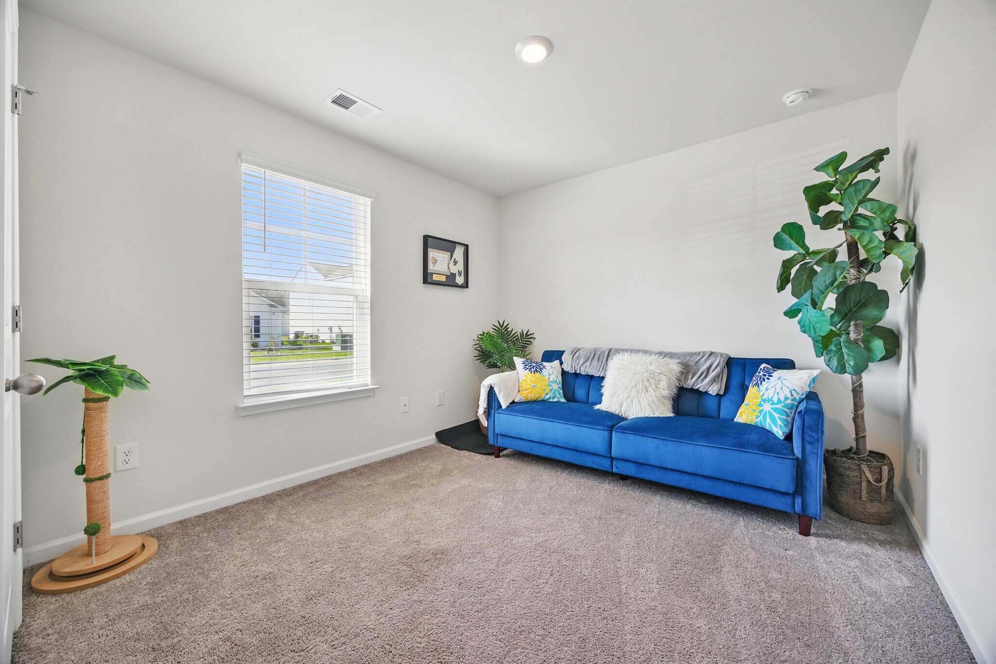 Building Photo - 580 Talisman Trl