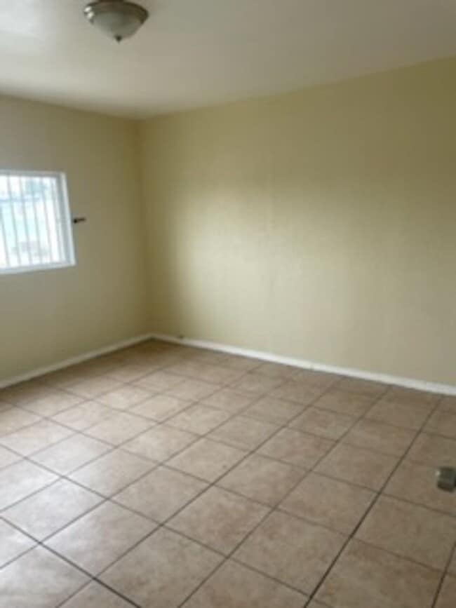 Building Photo - 75th Street, Los Angeles CA 90001