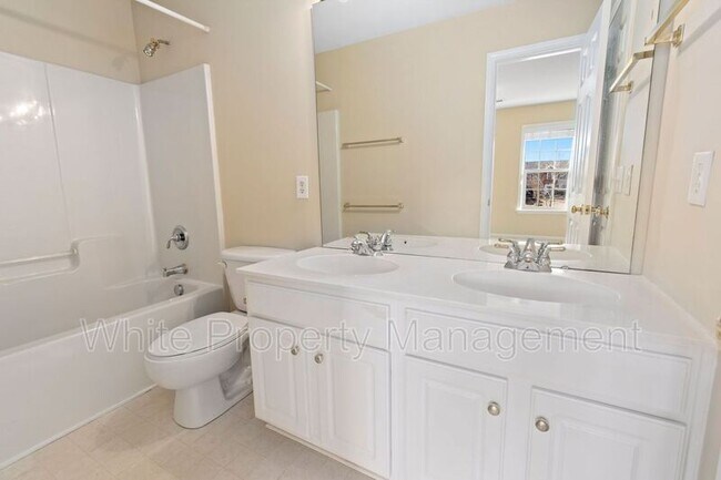 Building Photo - 12507 Provincetowne Dr