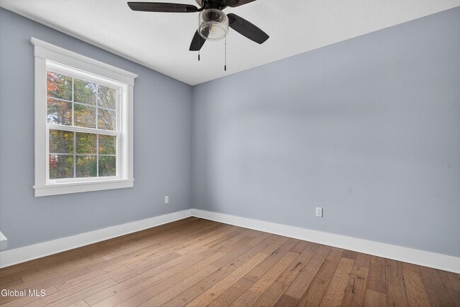 Building Photo - 716 Adams Cir