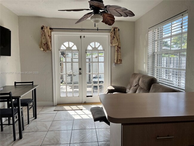 Building Photo - 120 SW 68th Ave