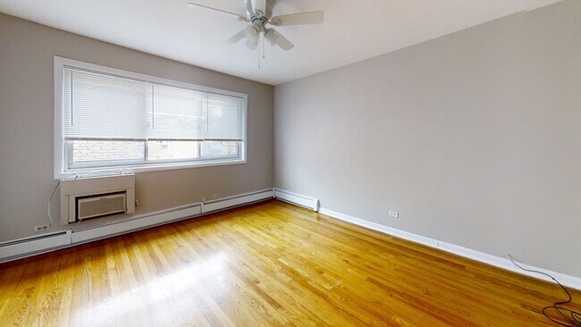 Building Photo - 828 Seward St