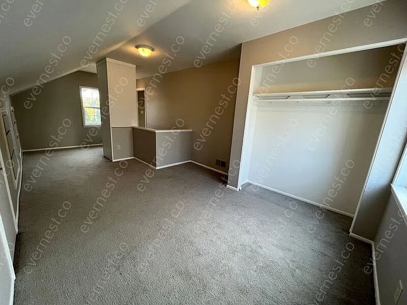Building Photo - 14805 Russell Ave