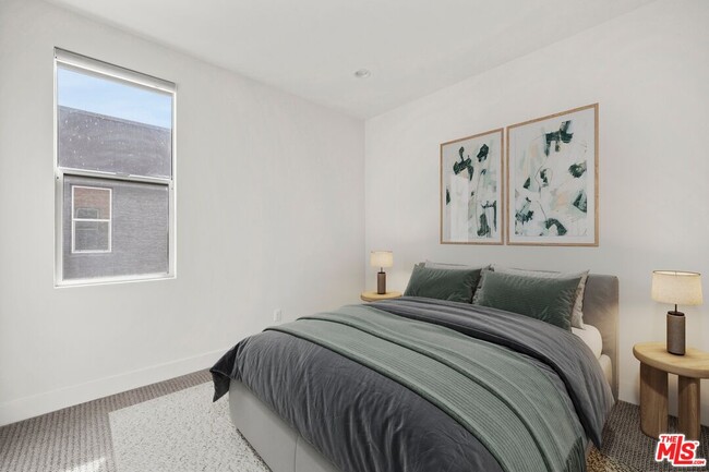 Building Photo - 2205 Selig Dr