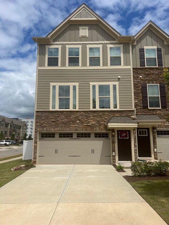 Building Photo - 3 Bed/2.5 Ba Townhome