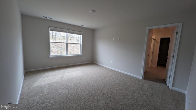 Building Photo - 5201 Crooked Ln