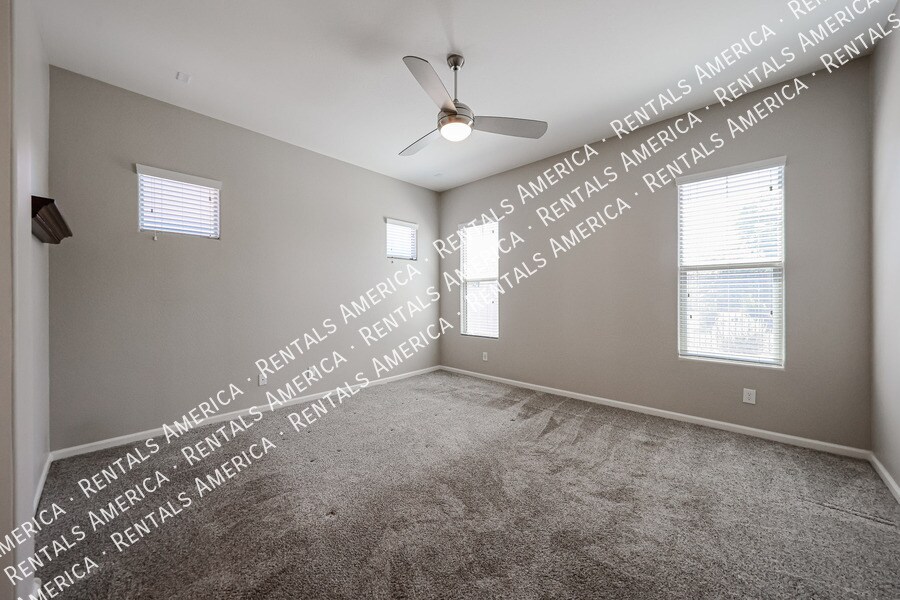 Building Photo - 3865 E Dogwood Pl