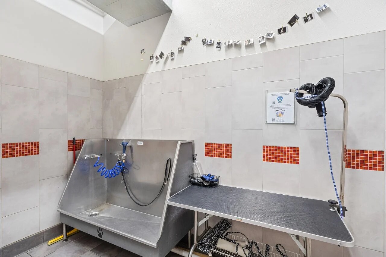 Building Photo - 2900 E 16th Ave