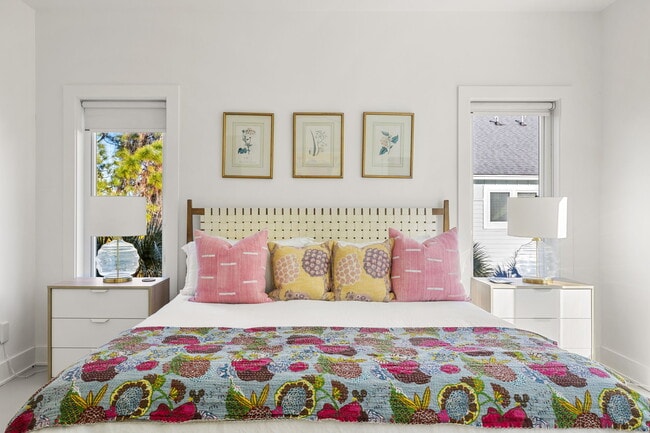 Building Photo - 508 E Huron Ave