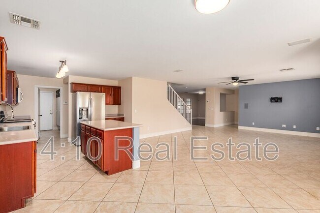 Building Photo - 3748 E Betsy Ln