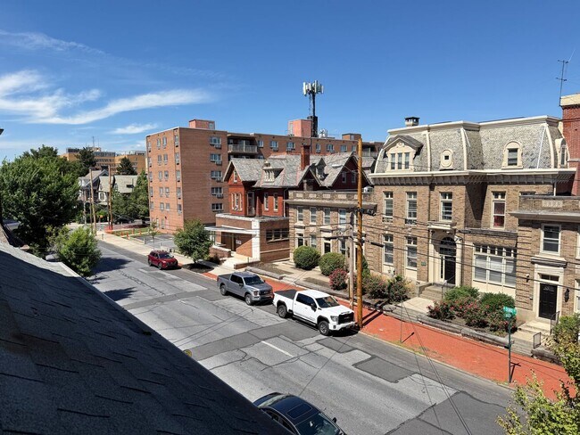 Building Photo - 326 N Duke St