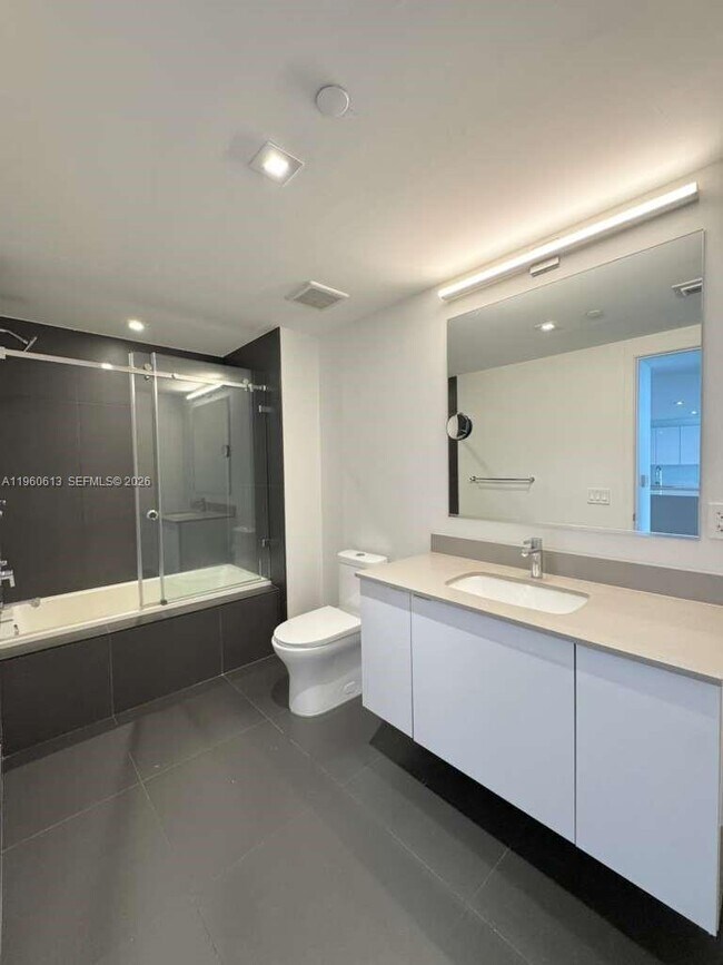 Building Photo - 1600 NE 1st Ave