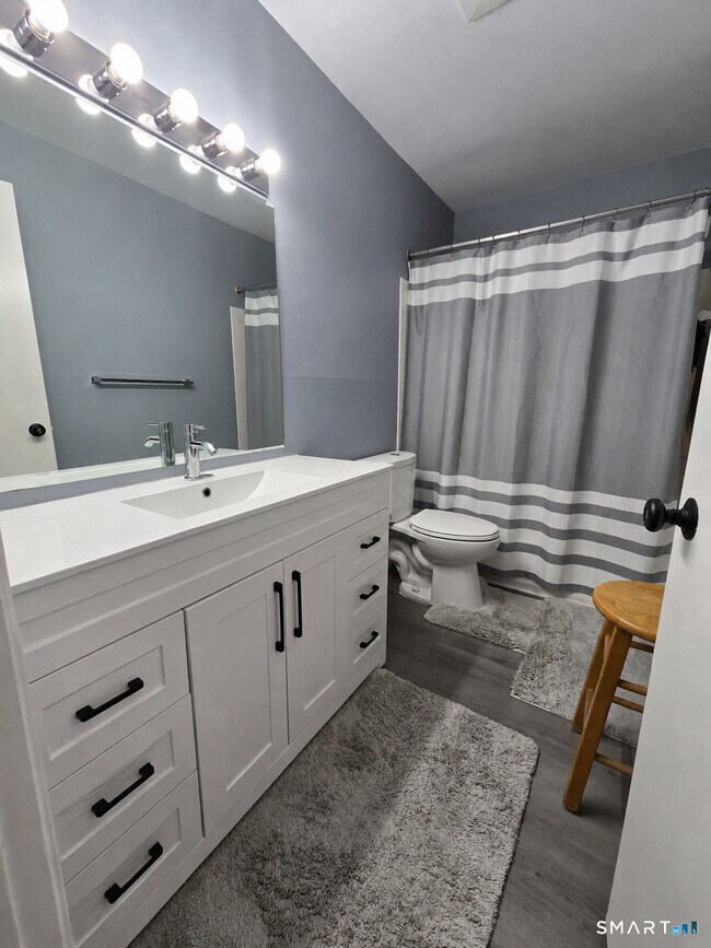 Building Photo - 2211 Cromwell Hills Dr