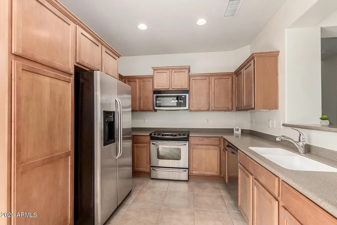 Building Photo - 16017 N 19th Dr