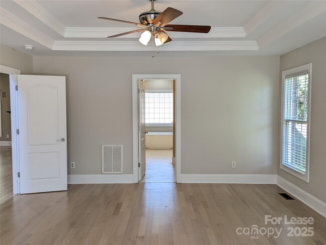 Building Photo - 364 Chuckwood Rd