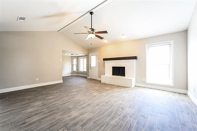Building Photo - 524 E Lark Ct