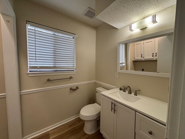Building Photo - 5 BR/2.5BA | Sprawling Single Family Home | 2-Car Garage | Huge backyard!