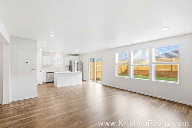 Building Photo - 5 BD | 3 BA | Brand New Construction | East Park Village | Salem Home!