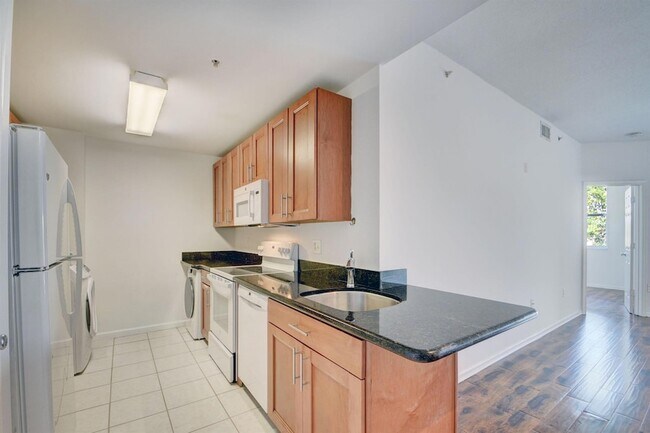 Building Photo - 2020 Greenview Shores Blvd
