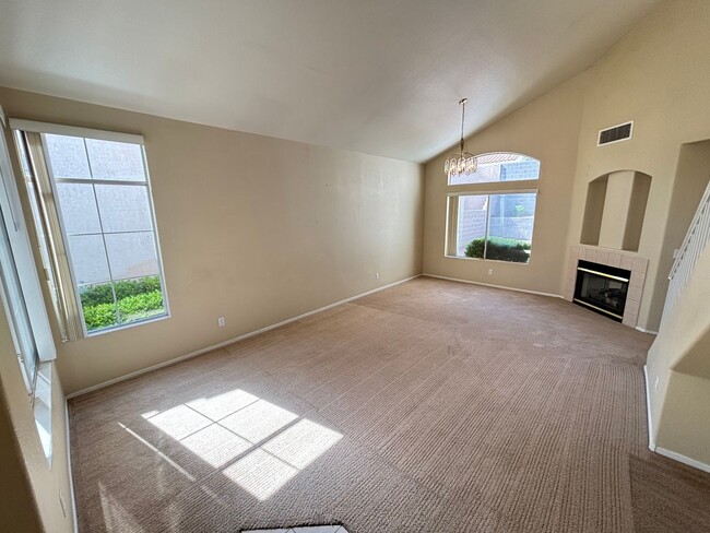 Building Photo - Gorgeous 3Bed/2.5Bath, 2-Story home located in Summerlin