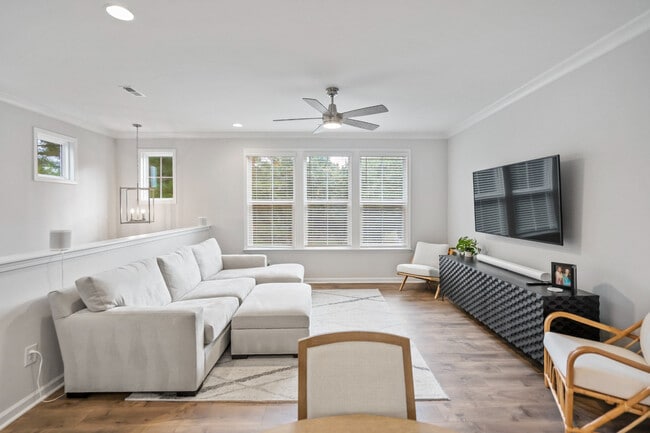 Building Photo - 214 Maidstone Trail