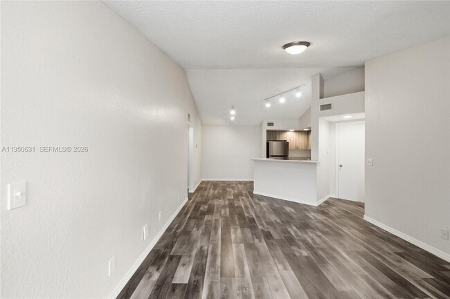 Building Photo - 437 Vista Isles Dr