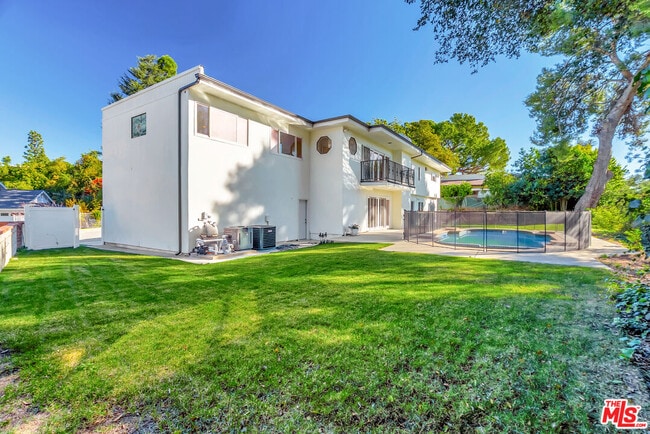 Building Photo - 16608 Park Ln Cir