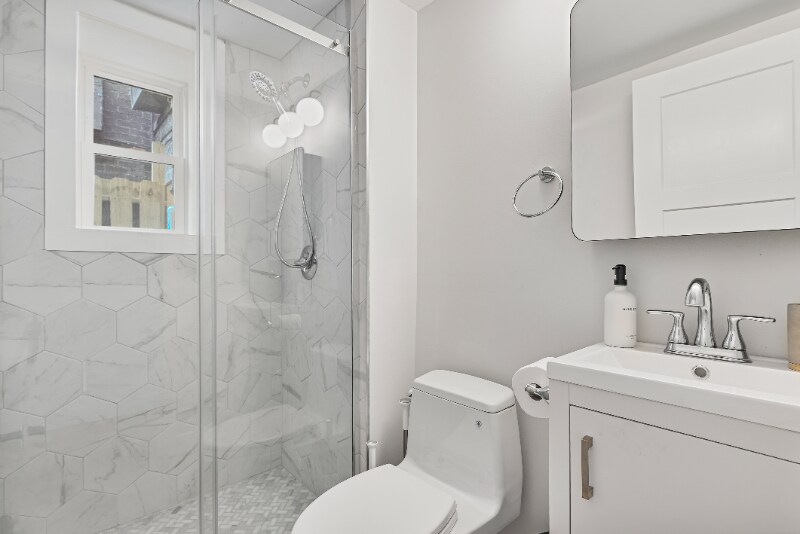 Building Photo - 25 Seaton Pl NE