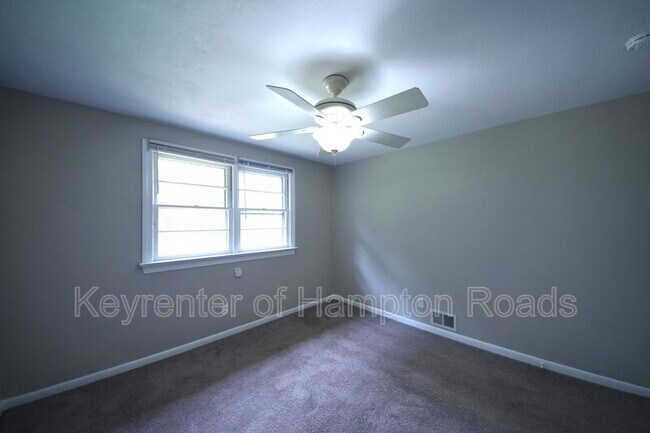Building Photo - 4109 5th St