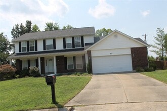 Building Photo - 5 Bluefield Ct