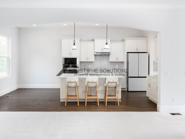Building Photo - 631 Silva Ln