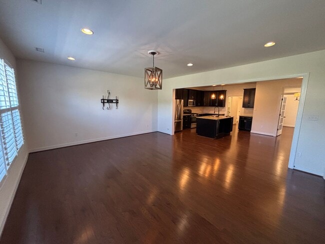 Building Photo - 4816 Village Walk