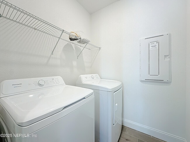 Building Photo - 289 Pentwater Rd