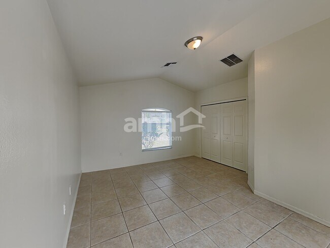 Building Photo - 1144 Jaybee Avenue