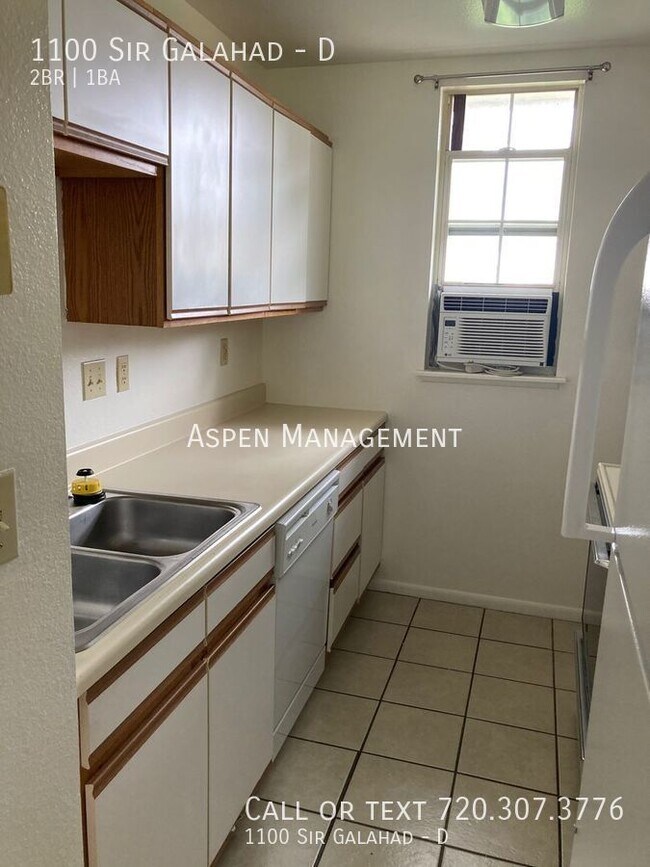Building Photo - 1100 Sir Galahad Dr