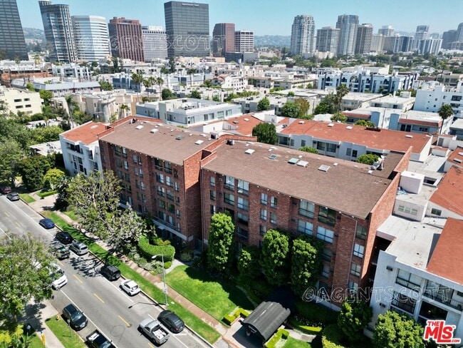 Building Photo - 1440 Veteran Ave