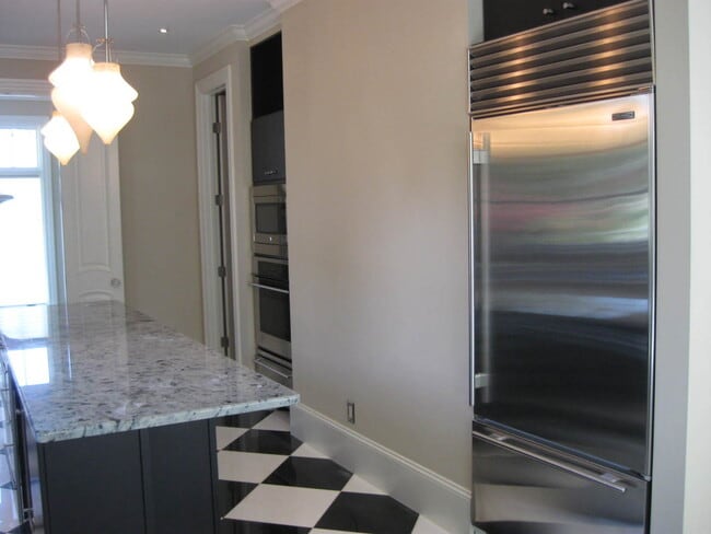 Building Photo - 4 Story Townhome in Greensboro NC