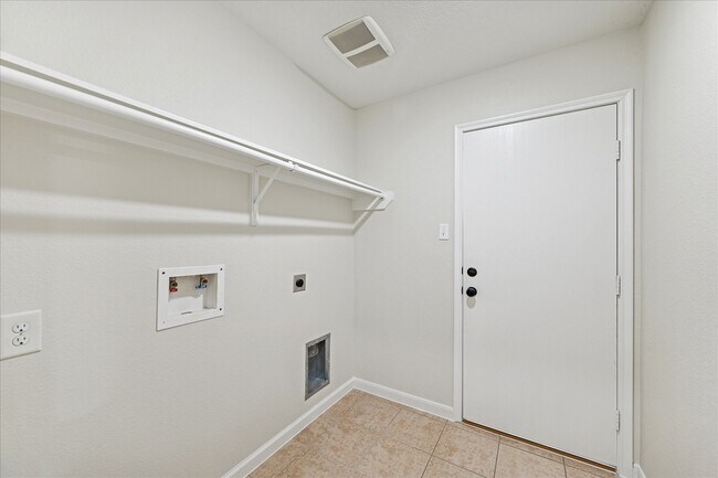 Building Photo - 16031 Heights Harvest Ln