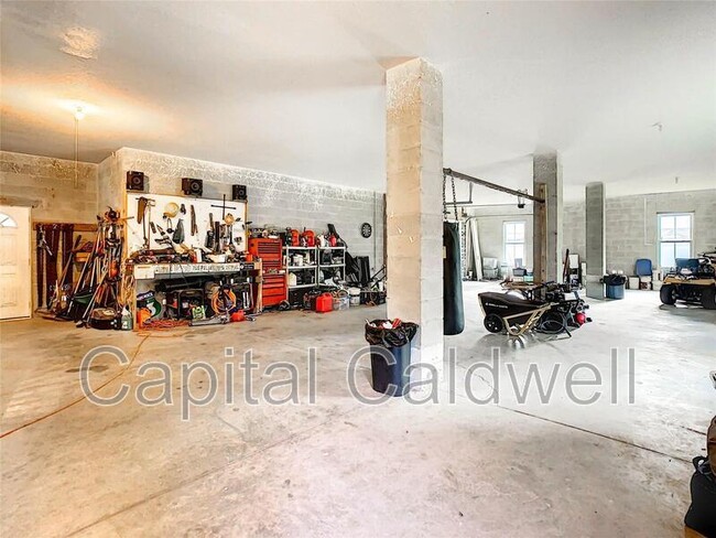 Building Photo - 4838 Grandview Ave