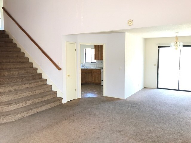 Building Photo - Nice Home with Pool