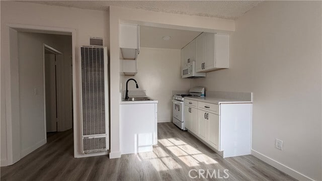 Building Photo - 701 S Garfield Ave