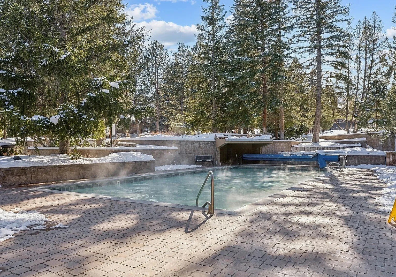 Building Photo - 2025 Canyons Resort Dr