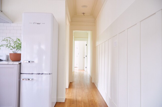 Building Photo - 149 S Vendome St